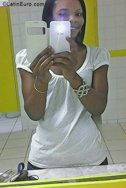 Date this charming Jamaica girl Samantha from Kingston JM2593