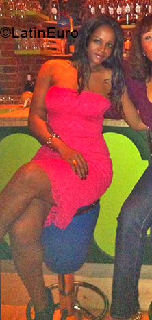 Date this lovely Brazil girl Cristiane from RIO DE JANEIRO BR11327