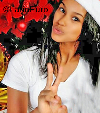 Date this young Dominican Republic girl Paola from Santo Domingo DO33822