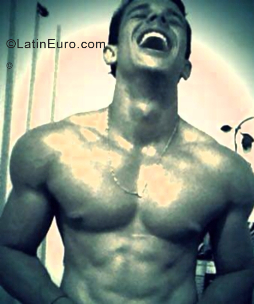 Date this stunning Brazil man Maiayury from Rio De Janeiro BR10637