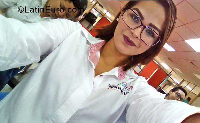 Date this young Venezuela girl Eduii from Caracas VE2117