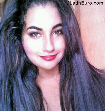 Date this sensual Venezuela girl Anavelys from Caracas VE1835