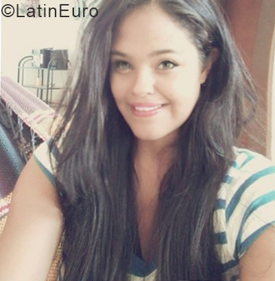 Date this attractive Venezuela girl Sora from Falcon VE2317