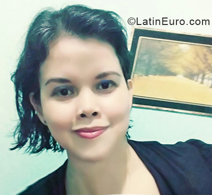 Date this nice looking Honduras girl Silvia from San Pedro Sula HN2553