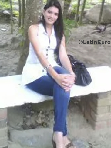 Date this nice looking Venezuela girl Louisa from Barinas VE1872