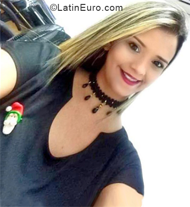 Date this good-looking Venezuela girl Cindy from Chacao VE1877