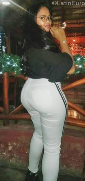 Date this hard body Dominican Republic girl Lia from Santo Domingo DO41001