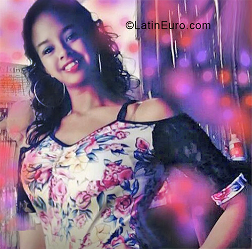 Date this funny Ecuador girl Estelia from Santo Domingo de los Colorados EC284