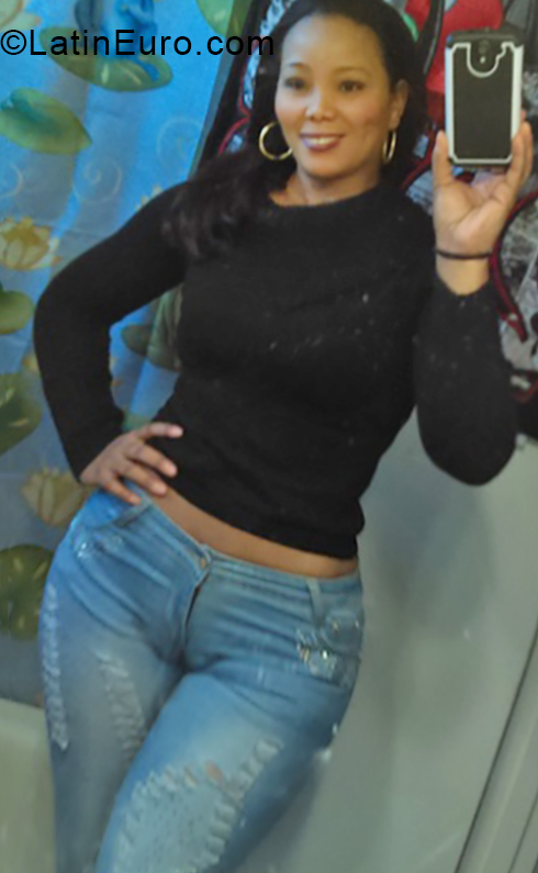 Date this passionate Dominican Republic girl Rossanna from Santo Domingo DO33173