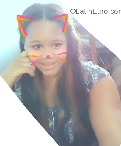 Date this fun Dominican Republic girl Kateryn from  DO33184