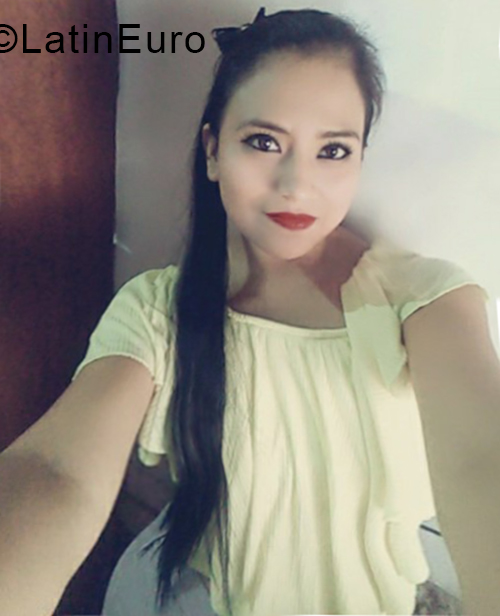 Date this attractive Peru girl Sandra from Trujillo PE1304