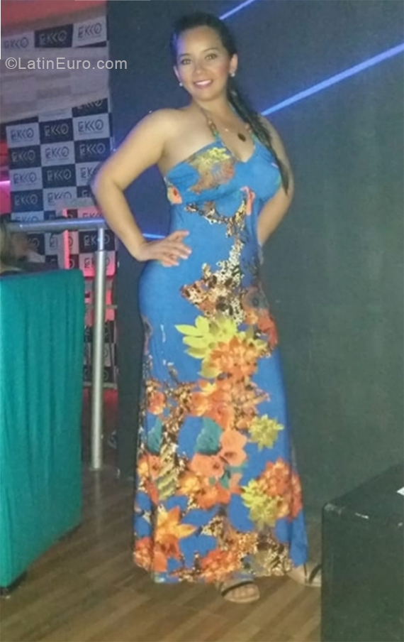 Date this nice looking Venezuela girl Lily from Barquisimeto VE1938