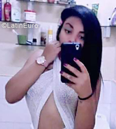 Date this pretty Cuba girl Jennifer from Santa Clara CU394