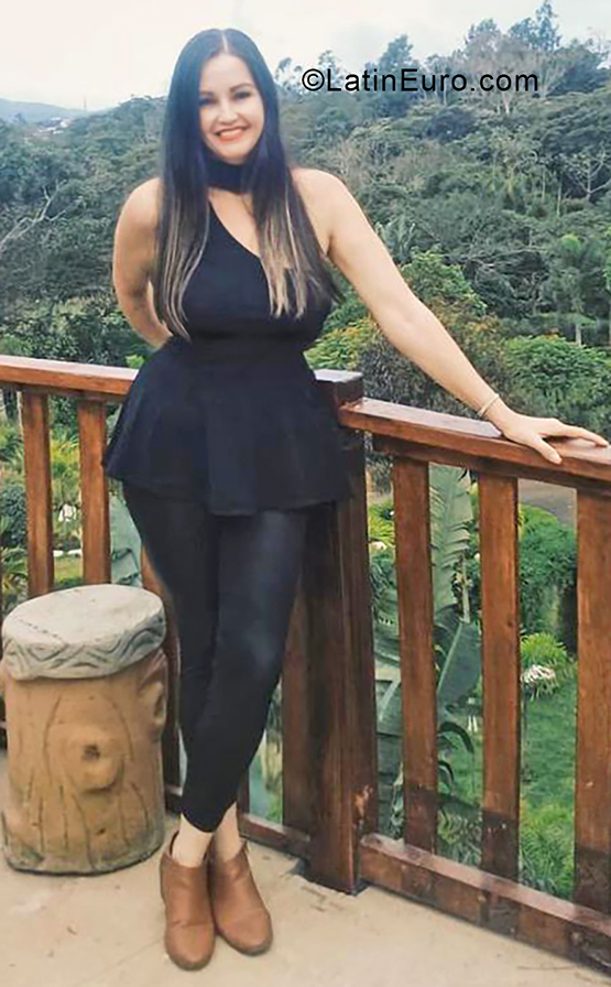 Date this tall Costa Rica girl Maria from San Jose CR363