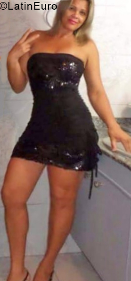 Date this charming Brazil girl Nelly from Sao Paulo BR10676