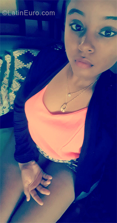 Date this happy Dominican Republic girl Ruby from Santo Domingo DO33344