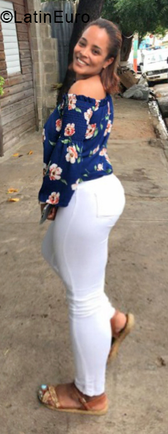 Date this delightful Dominican Republic girl Midred from Santo Domingo DO33347