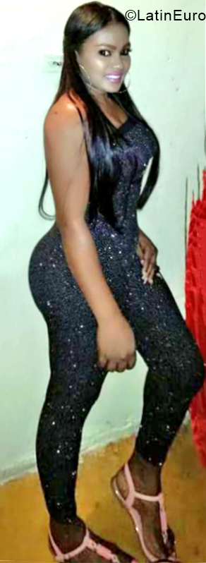 Date this hard body Dominican Republic girl Johanna from La Romana DO33372