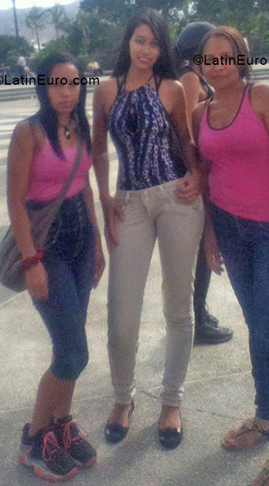 Date this gorgeous Venezuela girl Andreina from Caracas VE1975