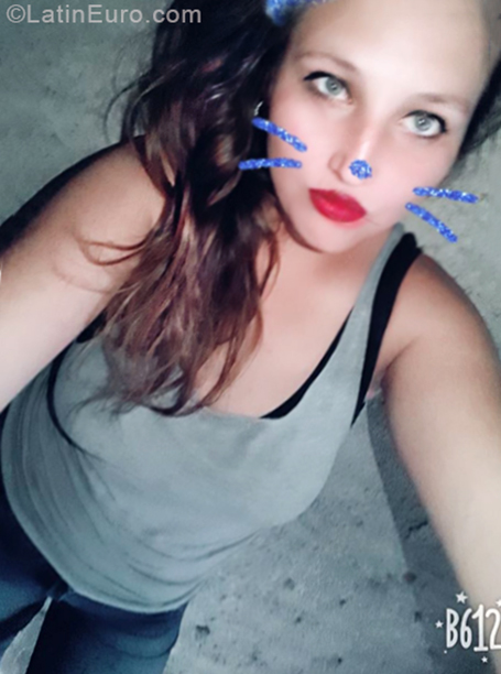 Date this gorgeous Argentina girl Anto from parana AR169