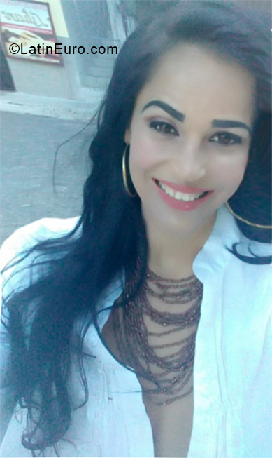 Date this athletic Dominican Republic girl Marlin from Santiago DO33453