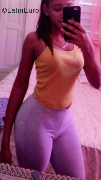 Date this delightful Dominican Republic girl Chasmil from Santiago DO33466