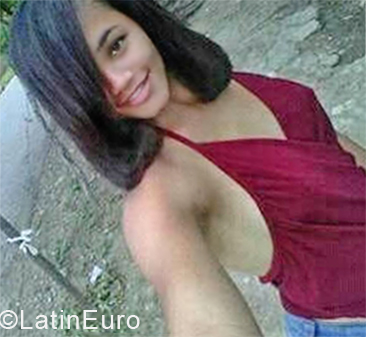 Date this athletic Dominican Republic girl Katherine from Nagua DO33489