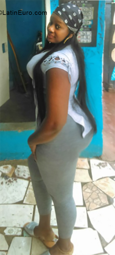 Date this nice looking Dominican Republic girl La_morena from Santo Domingo DO33503