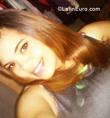 Date this stunning Dominican Republic girl Arileny from Santo Domingo DO33511