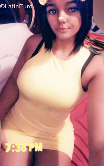 Date this sultry Dominican Republic girl Maria from Santo Domingo DO33550