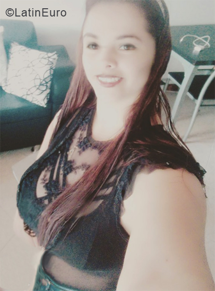 Date this sultry Colombia girl Luisa fernanda from Medellín CO24680