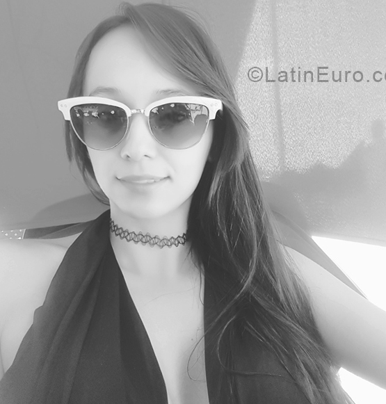 Date this hard body Colombia girl Valeria from Medellin CO24685