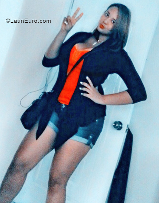 Date this young Dominican Republic girl Fauny from Santo Domingo DO34246