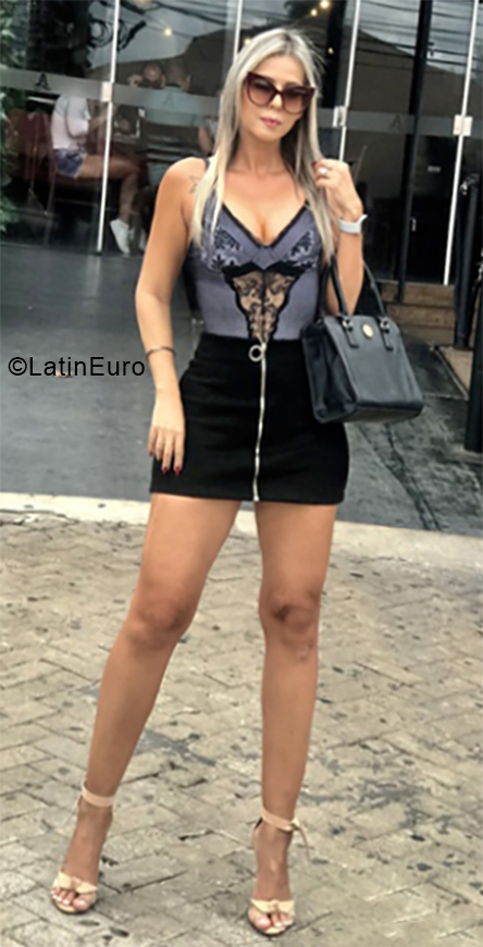 Date this foxy Brazil girl Anny from Palmas BR10747