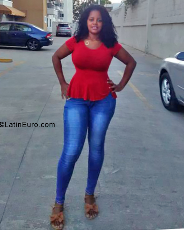 Date this young Dominican Republic girl Carolina from Santo Domingo DO34231