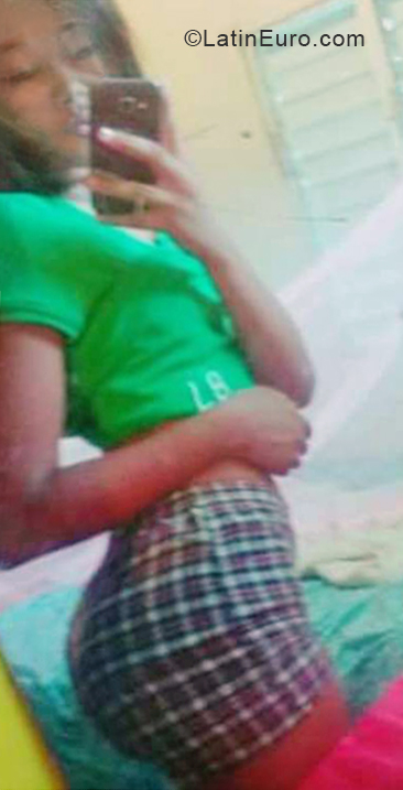 Date this sensual Dominican Republic girl Brandy from Santiago DO33763