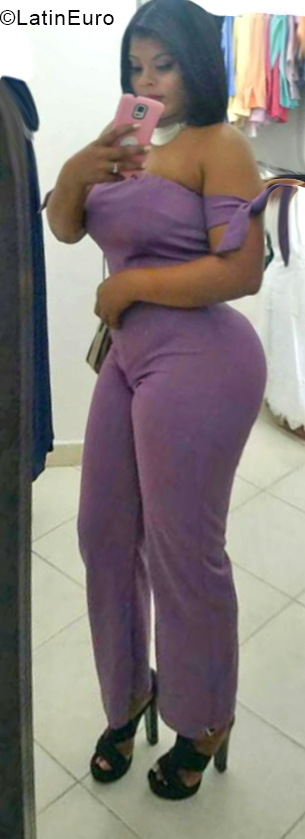 Date this foxy Dominican Republic girl Masiel from Santiago DO33782