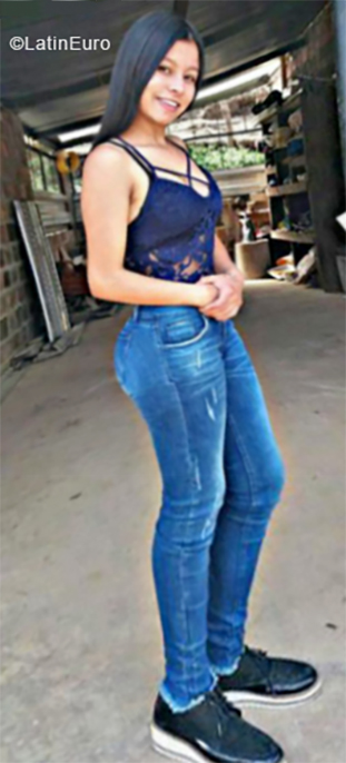Date this happy Colombia girl Tatiana ordoez from Cali CO24781