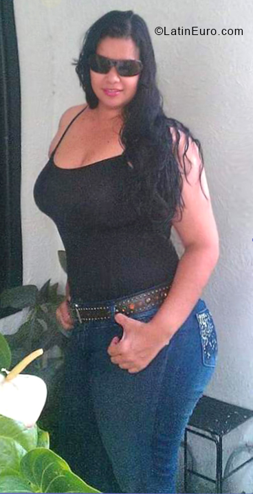 Date this hot Colombia girl Luisa from Barranquilla CO31264