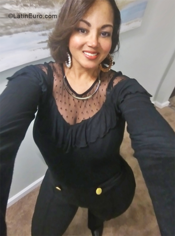 Date this athletic United States girl Mercy from Dorchester US19752