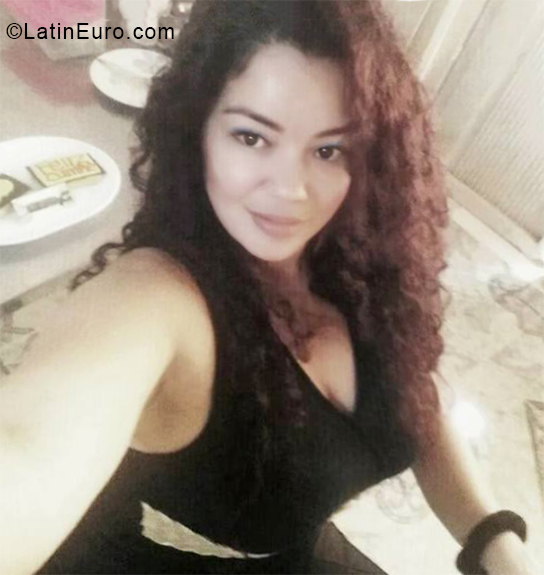 Date this funny Colombia girl Veronica from Santa Marta CO24831