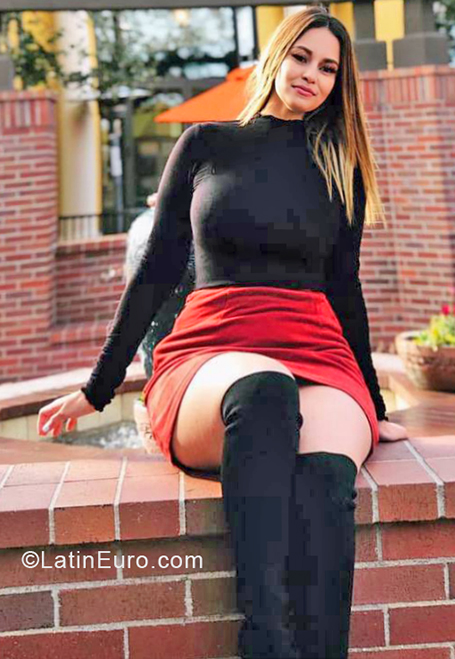 Date this hot Honduras girl Silvia from Tegucigalpa HN2600