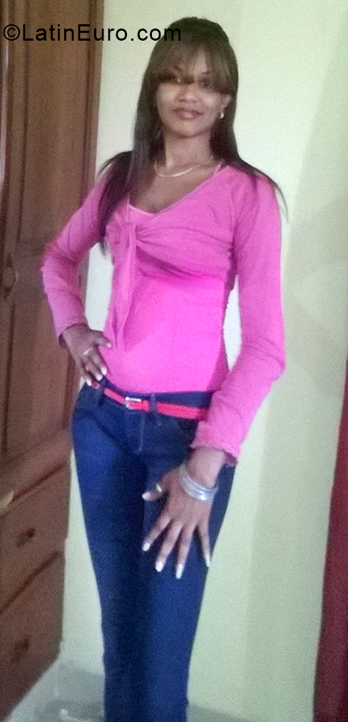 Date this lovely Dominican Republic girl Lisbet from Santo Domingo DO33955