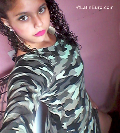 Date this sultry Brazil girl Kezia from Sao Paulo BR10763