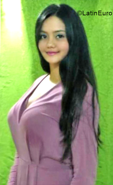 Date this sensual Colombia girl Nicolle from Bucaramanga CO24866