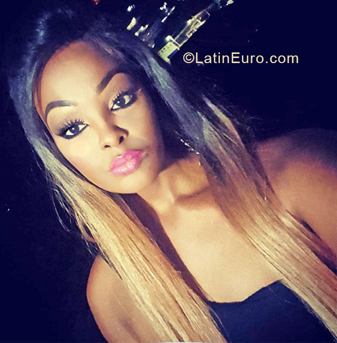 Date this sultry Brazil girl Luna from Rio de Janeiro BR10767