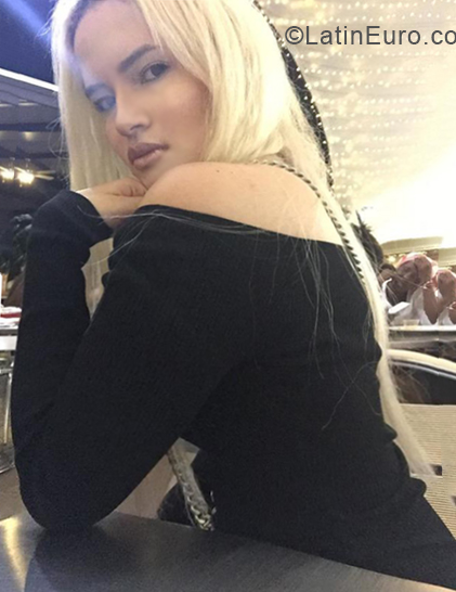 Date this sultry Colombia girl Anastasia from Cali CO30121