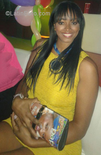 Date this nice looking Colombia girl Yenny from Cali CO24902