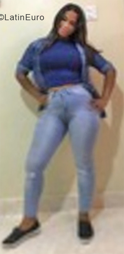 Date this charming Dominican Republic girl Erika gissell from Santo Domingo DO34068