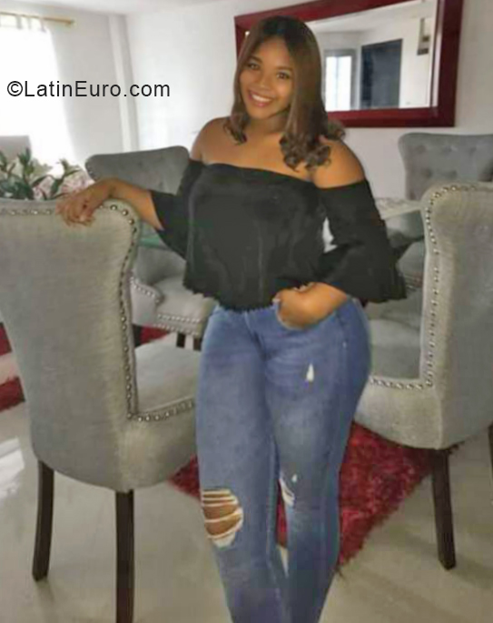 Date this lovely Colombia girl Katherine from Cali CO24960